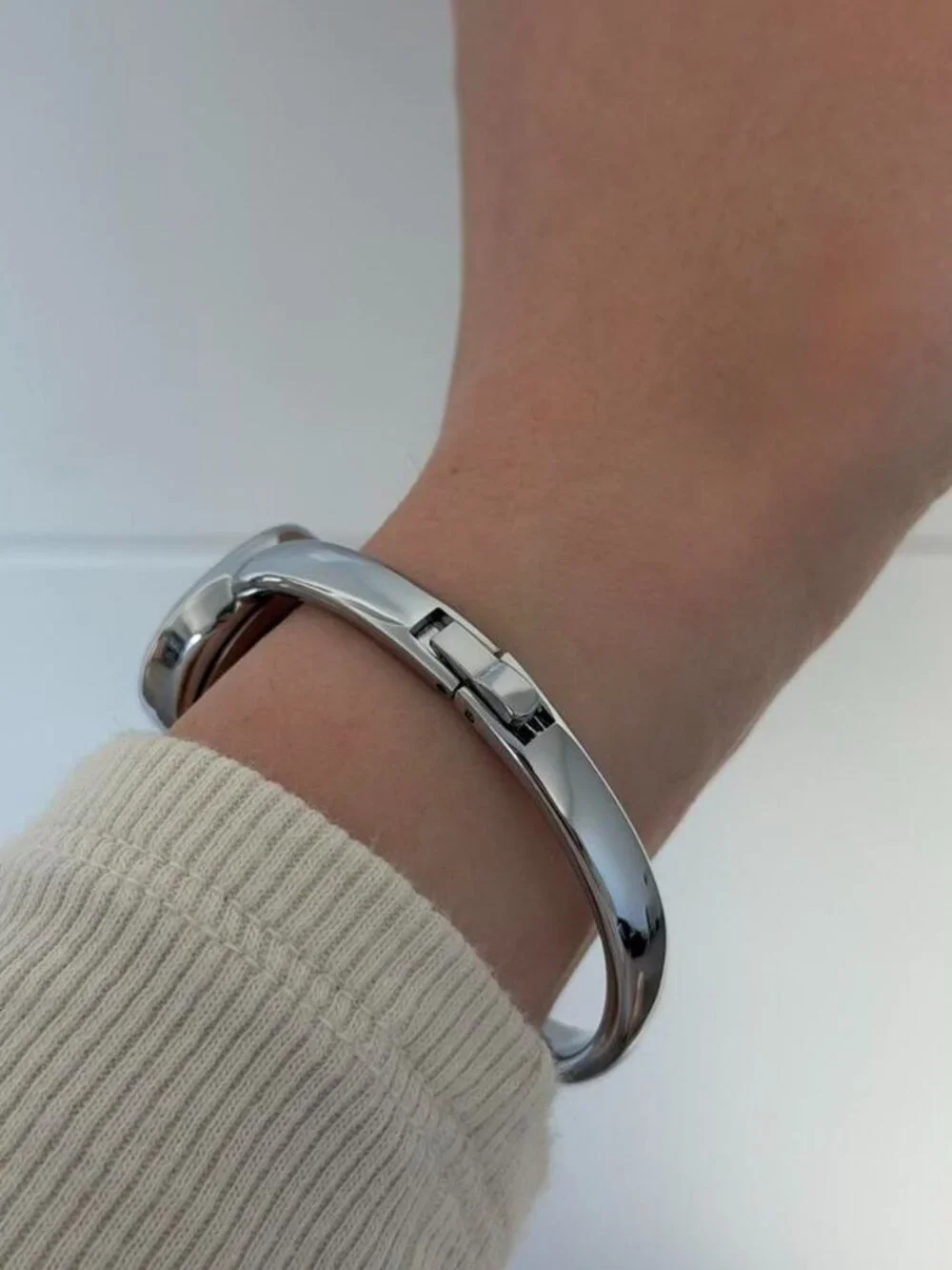 SKU0612 vintage vibe silver metal bracelet watch Stainless steel + gift bag